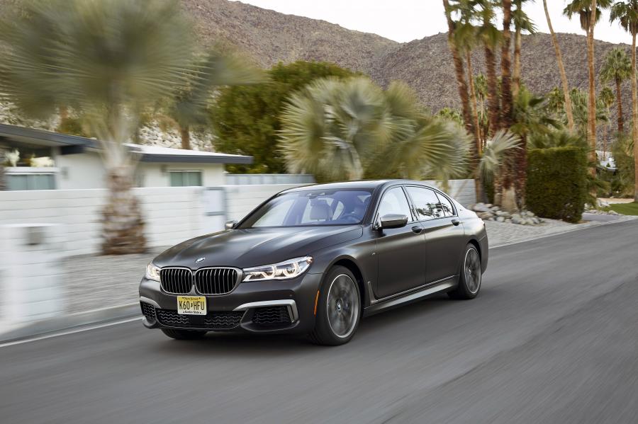  BMW M760i xDrive 2017 года  (NA) (фото 23 из 154)